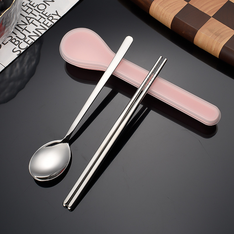 Mingrui 304 stainless steel chopsticks spoon two-piece set high-value creative cute outdoor portable tableware suit Mingrui 304 stainless steel chopsticks spoon two-piece set high-value creative cute outdoor portable tableware suit