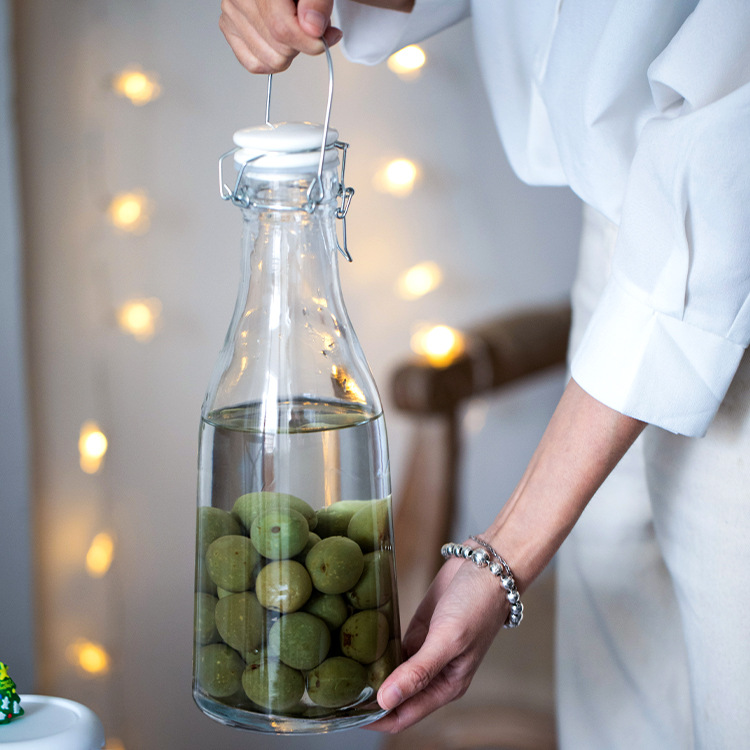 Wide-diameter Glass Transparent Sealed Bottle Wine Bottle Bubble Wine Glass Bottle Fermentation Grape Bayberry Wine Bottled Wine