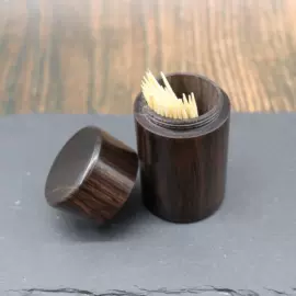 木质工艺品;美发梳;经络保健器材