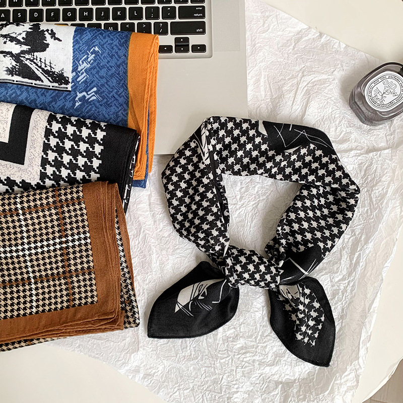 Bufandas de seda cuadrada alta sensación 2025 nuevo engrosado calentamiento bufandas de cuadros de pájaros paquete bufandas de cuello bufandas al por mayor