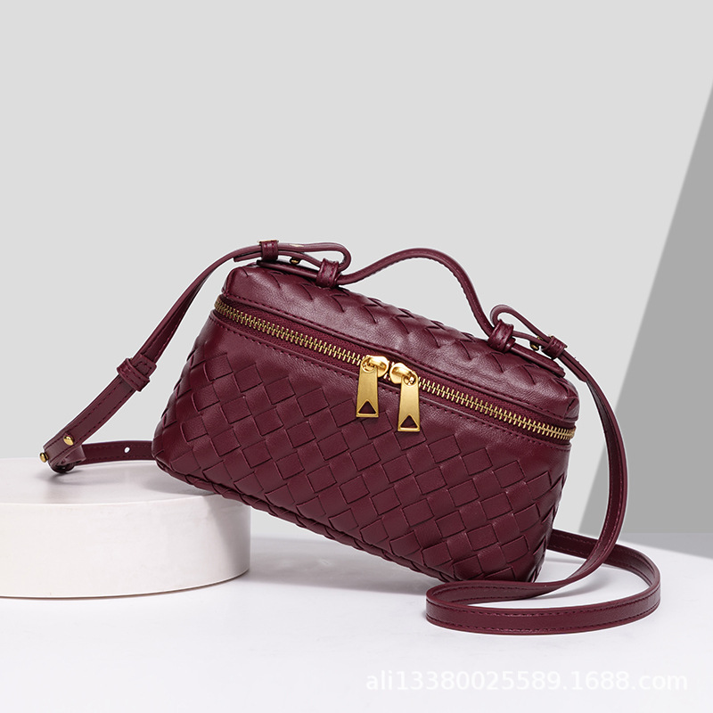 [Cross-border exclusive] hand-woven new one-shoulder fashion lunch box bag practical trend portable diagonal box bag