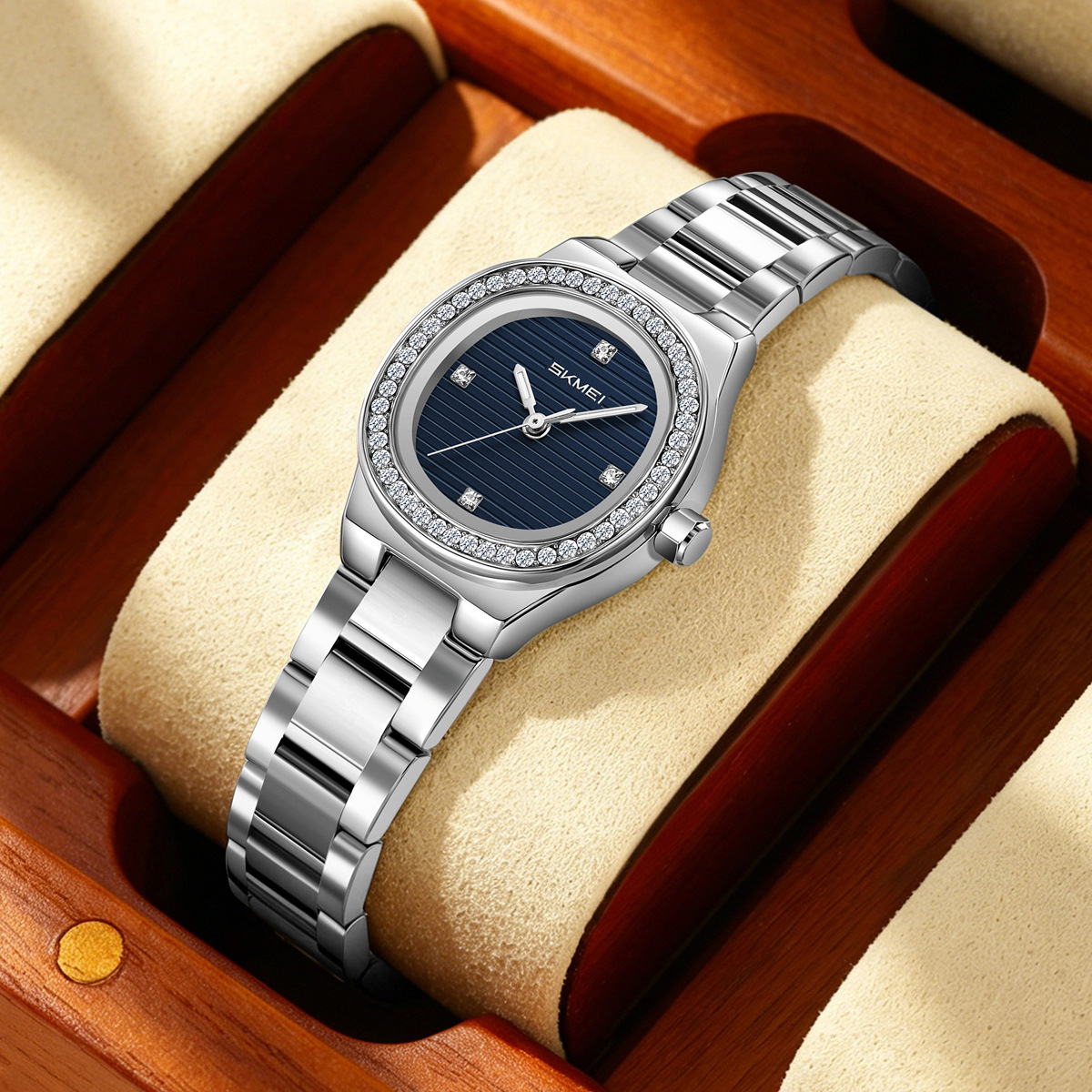 En el momento, el cinturón de acero de diamantes simple reloj de mujer retro versátil reloj de pulsera de mujer a granel de comercio exterior mezcla de lotes fábrica personalizada fuente