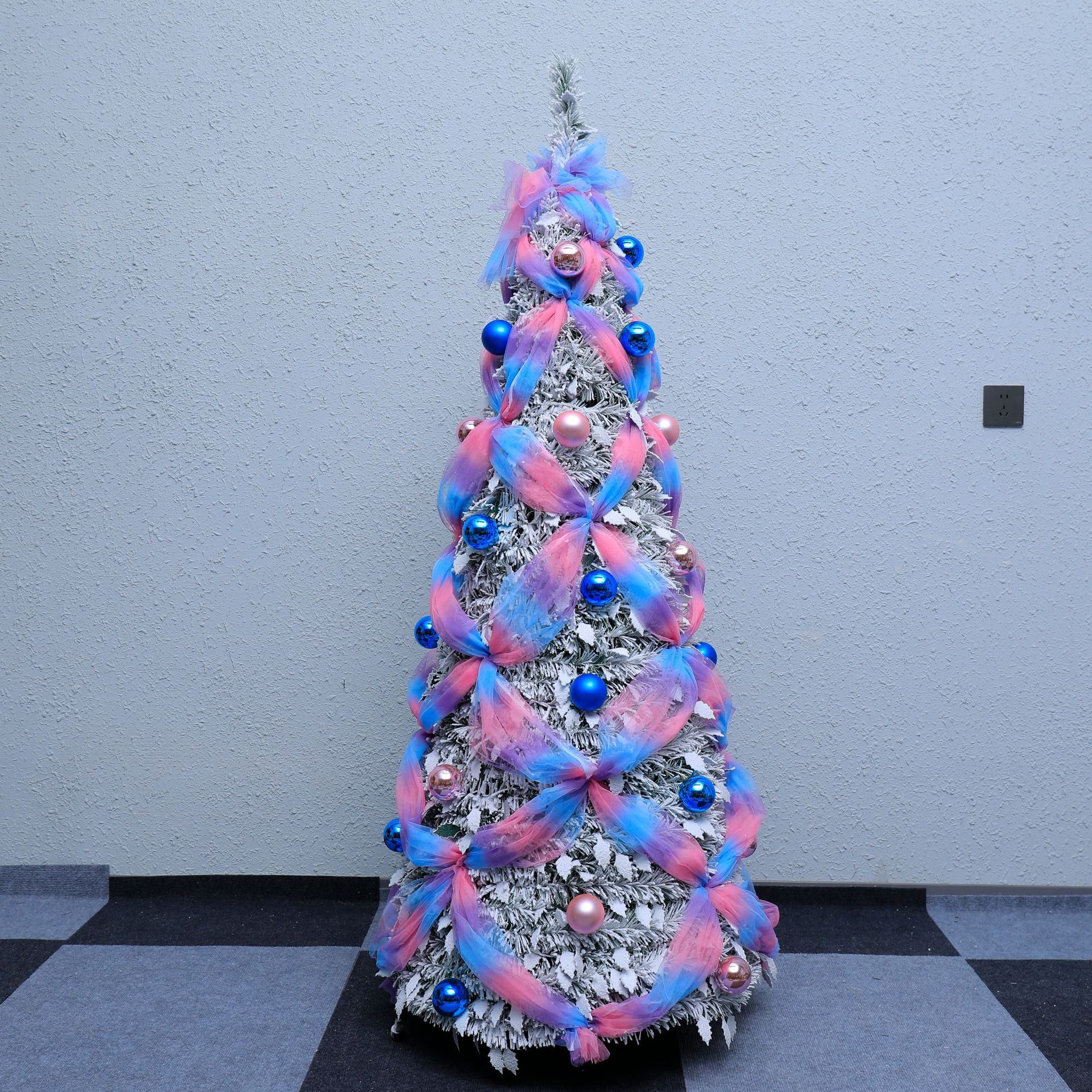 Árbol de Navidad retráctil plegable paquete doméstico decoración de Navidad árbol de torre de PVC 1.8m nuevo solo transfronterizo