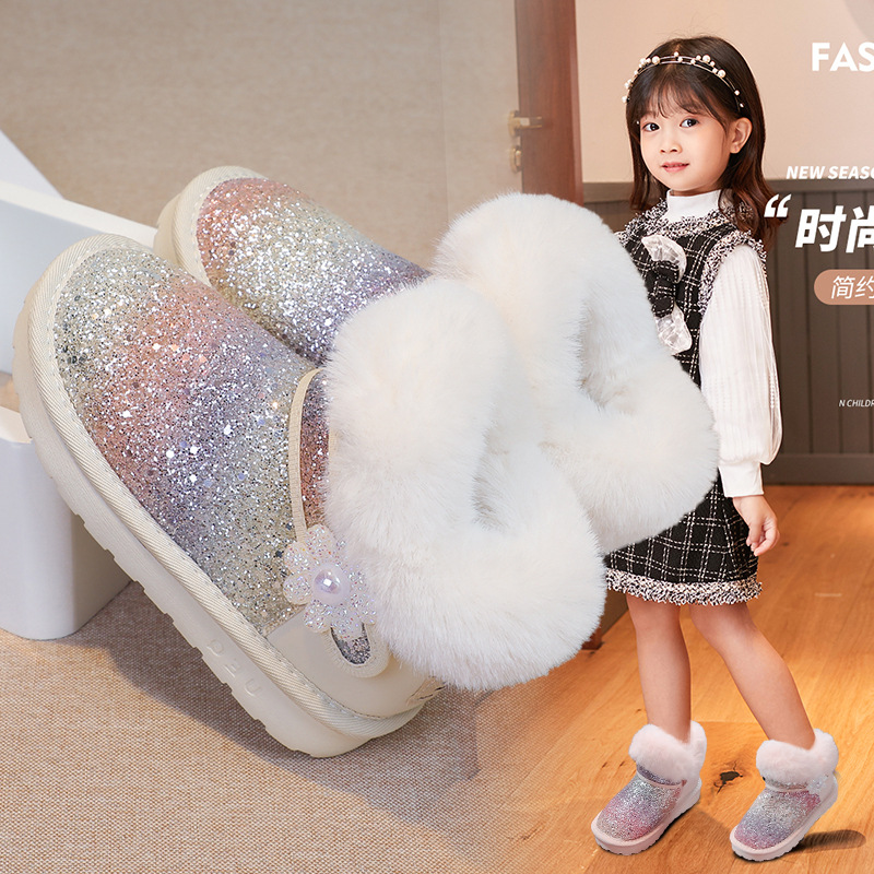 Botas de nieve para niñas, estilo nuevo invierno 2025, zapatos de algodón grandes para niños con forro de piel y forro polar, botas cortas para niñas, botas de algodón gruesas y cálidas.