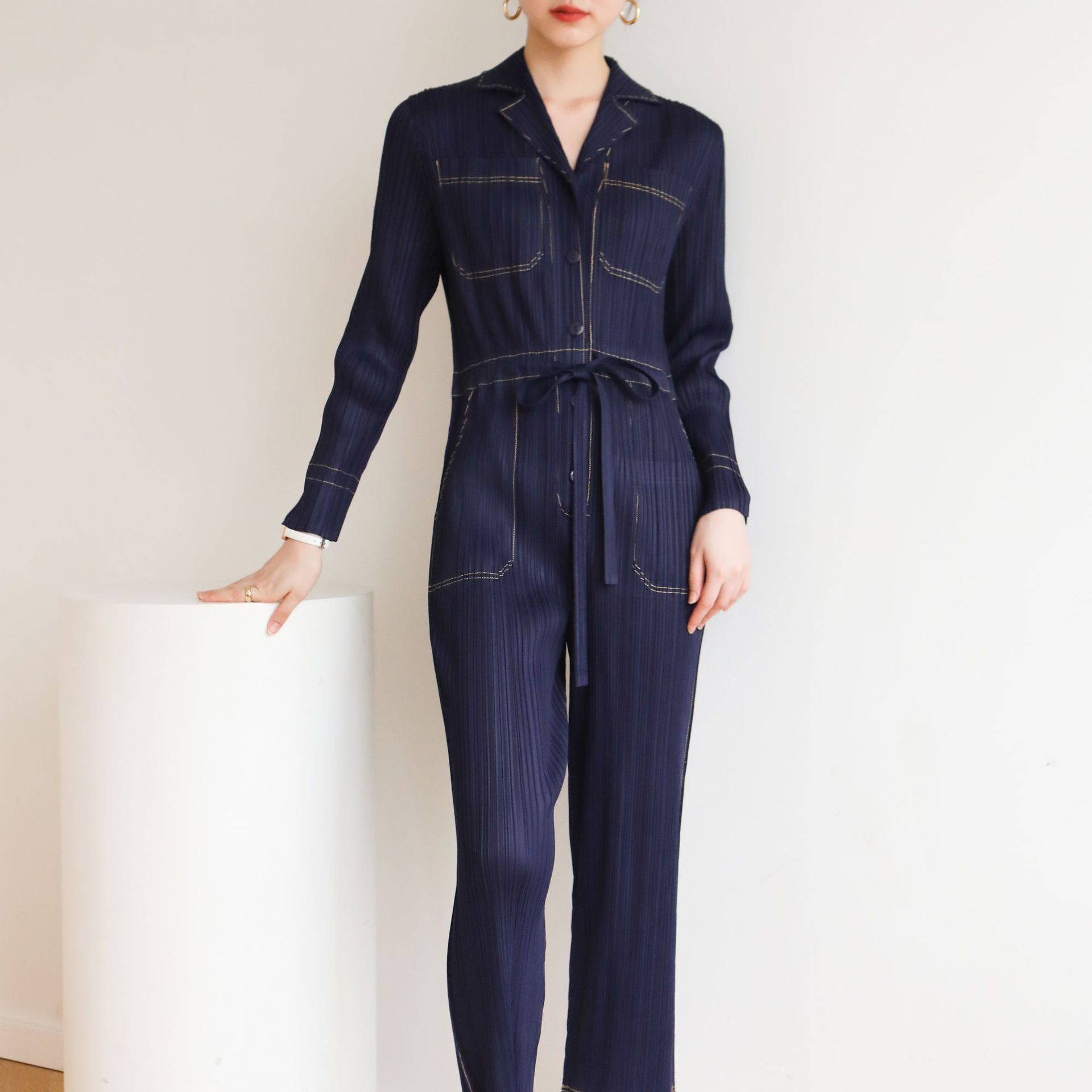 Contador de calidad 2024 otoño y primavera de alta gama plisada estilo coreano casual moda con cordones cintura Denim mono