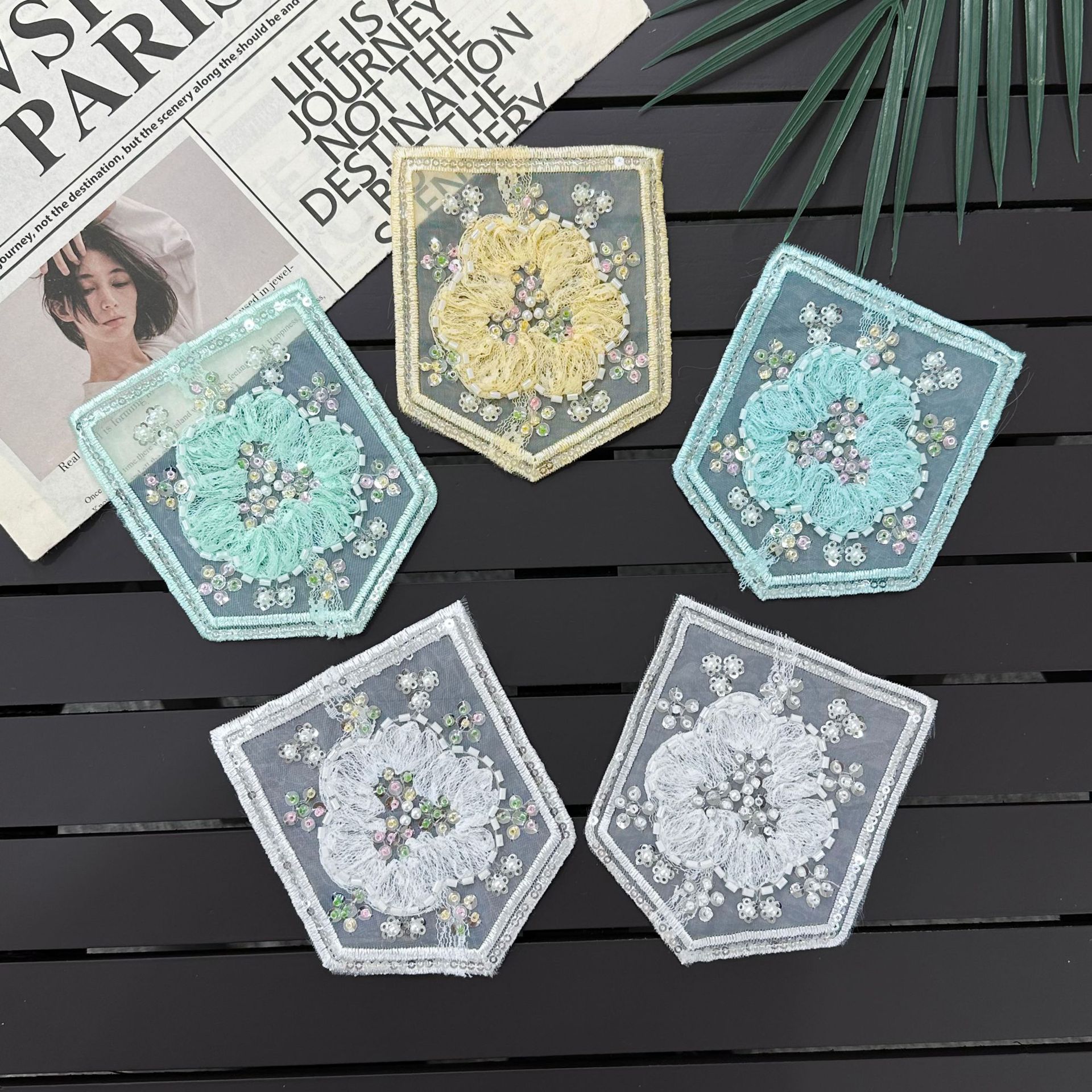 Nueva moda de agua bordada flor de tela pegada pentagonal bolsillo decoración pegada jeans ropa accesorios comercio exterior