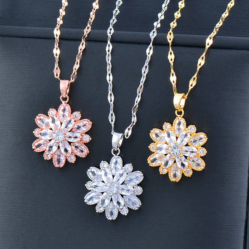 Fashion Flower Titanium Steel Inlay Inlaid Gold Zircon Pendant Necklace 1 Piece