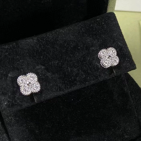 White Gold [Full Diamond Style 0.9cm] Stud Earrings