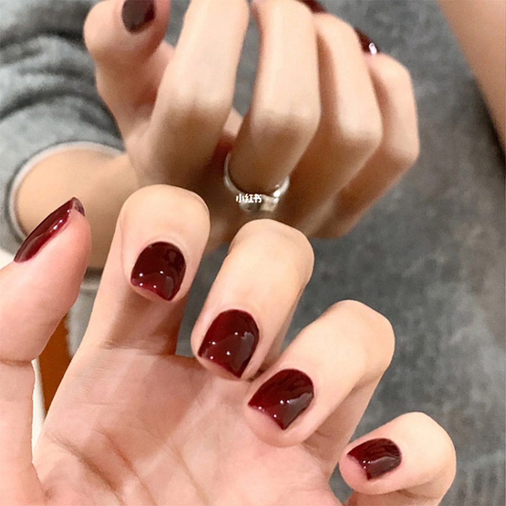 24 piezas de cerezas rojas, uñas de vestir, temperamento, uñas suaves y versátiles, uñas dulces de color sólido de venta caliente