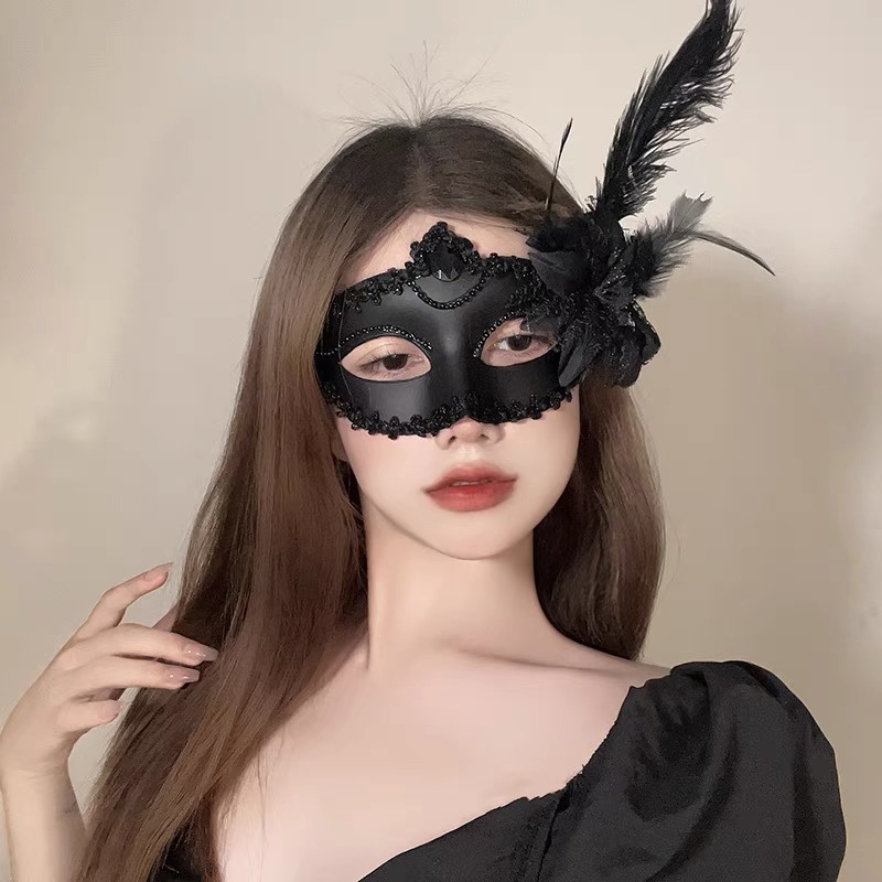 Masquerade Party Sexy Half Face Makeup Women Half Face Lace Mask Halloween Feather Mask Props