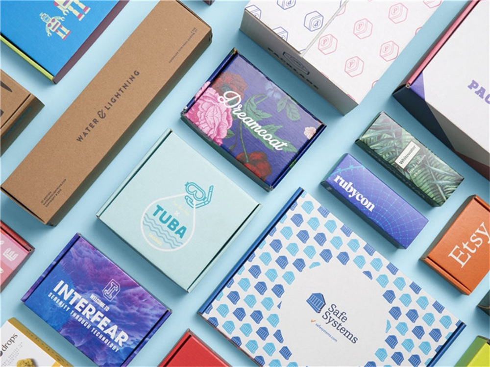 Mailer Package Box (16).jpg