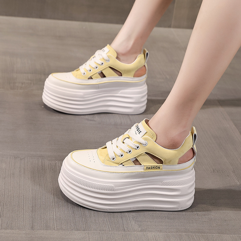 Giày sneaker nữ đế dày tăng chiều cao, phong cách thể thao — màu trắng