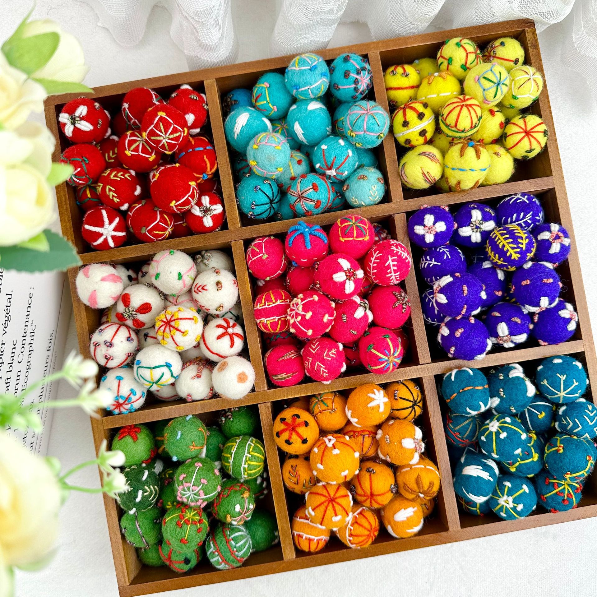 手工羊毛毡彩色烟花球球手环 包挂件创意带钥匙扣包包diy