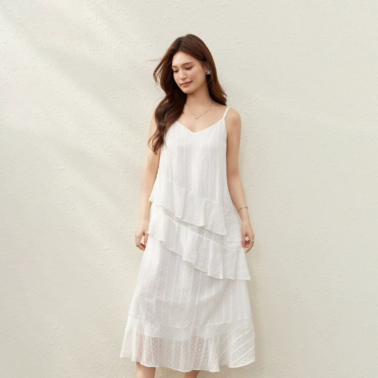 [Маленькое черное платье с трюфелем] Шифоновое кружевное платье с v-образным вырезом и вышивкой на подтяжках, тонкое и эффектное, больших размеров, летний новый стиль, мм