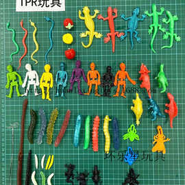 定制TPR软胶小礼品彩色粘性玩具万圣节鬼节蛇蜥蜴恐龙骷髅人动物
