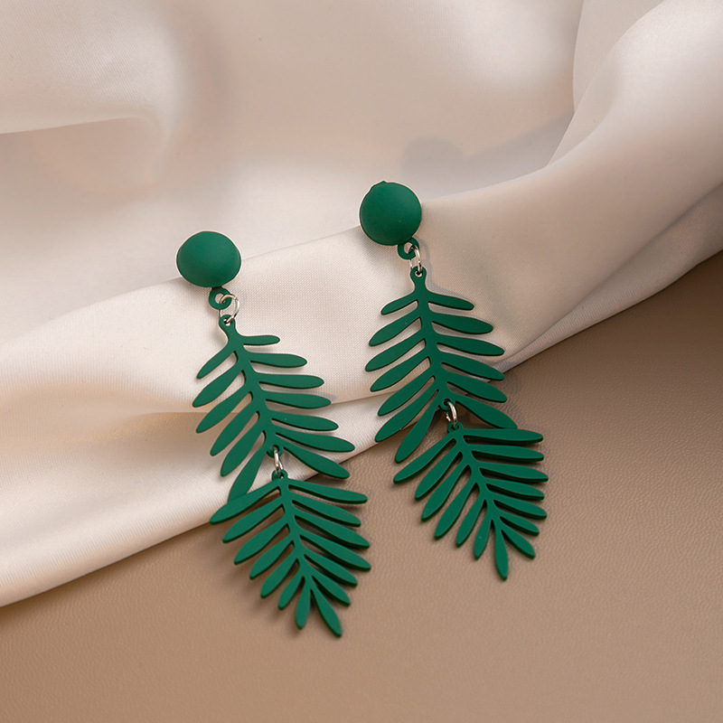 Silver needle retro hollow green leaf earrings Fashion artistic fringe creative design niche earrings female