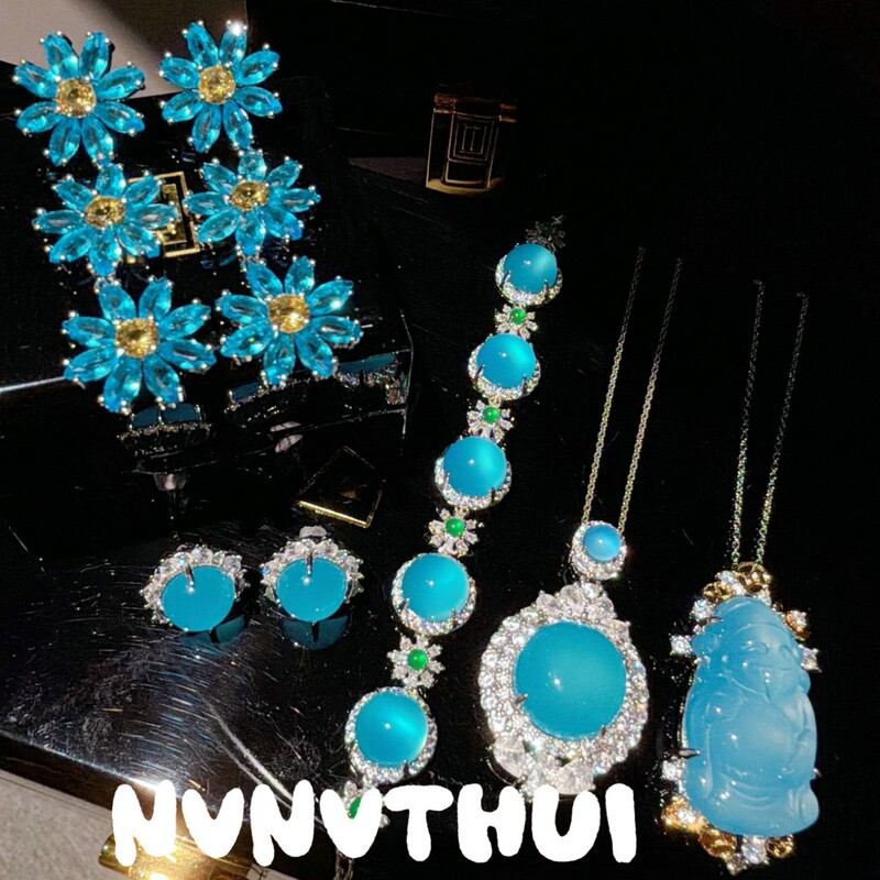 Turkey Blue Chalcedony Flower Gem Bracelet Bingying Transparent Plated 18K Gold Blue Chalcedony Flower Zircon Earrings Turkey Blue Chalcedony Flower Gem Bracelet Bingying Transparent Plated 18K Gold Blue Chalcedony Flower Zircon Earrings