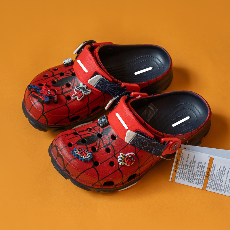 Cross Trin Spider-Man Red Clogs for Women, Non-Slip Outdoor Wear, Couple's Sandals, Soft Beach Shoes for Men Cross Trin Spider-Man Red Clogs for Women, Non-Slip Outdoor Wear, Couple's Sandals, Soft Beach Shoes for Men