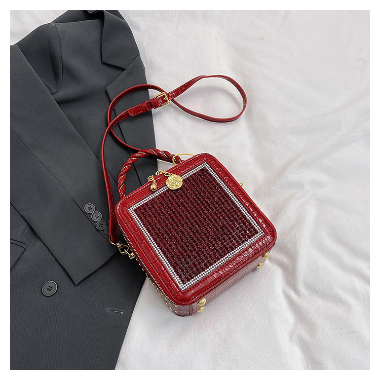 Women's Medium Pu Leather Geometric Solid Color Streetwear Zipper Handbag display picture 6