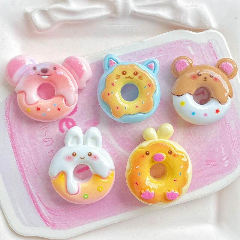 Resin accessories wholesale mobile phone case hairpin cartoon handmade jewelry keychain rabbit bear duck donut food play Resin accessories wholesale mobile phone case hairpin cartoon handmade jewelry keychain rabbit bear duck donut food play