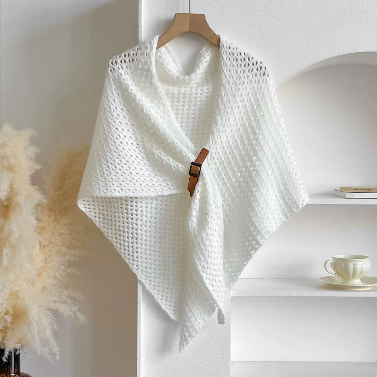 2025新款韩版镂空皮扣三角披肩斗篷纯色保暖圆领装饰围巾网状
