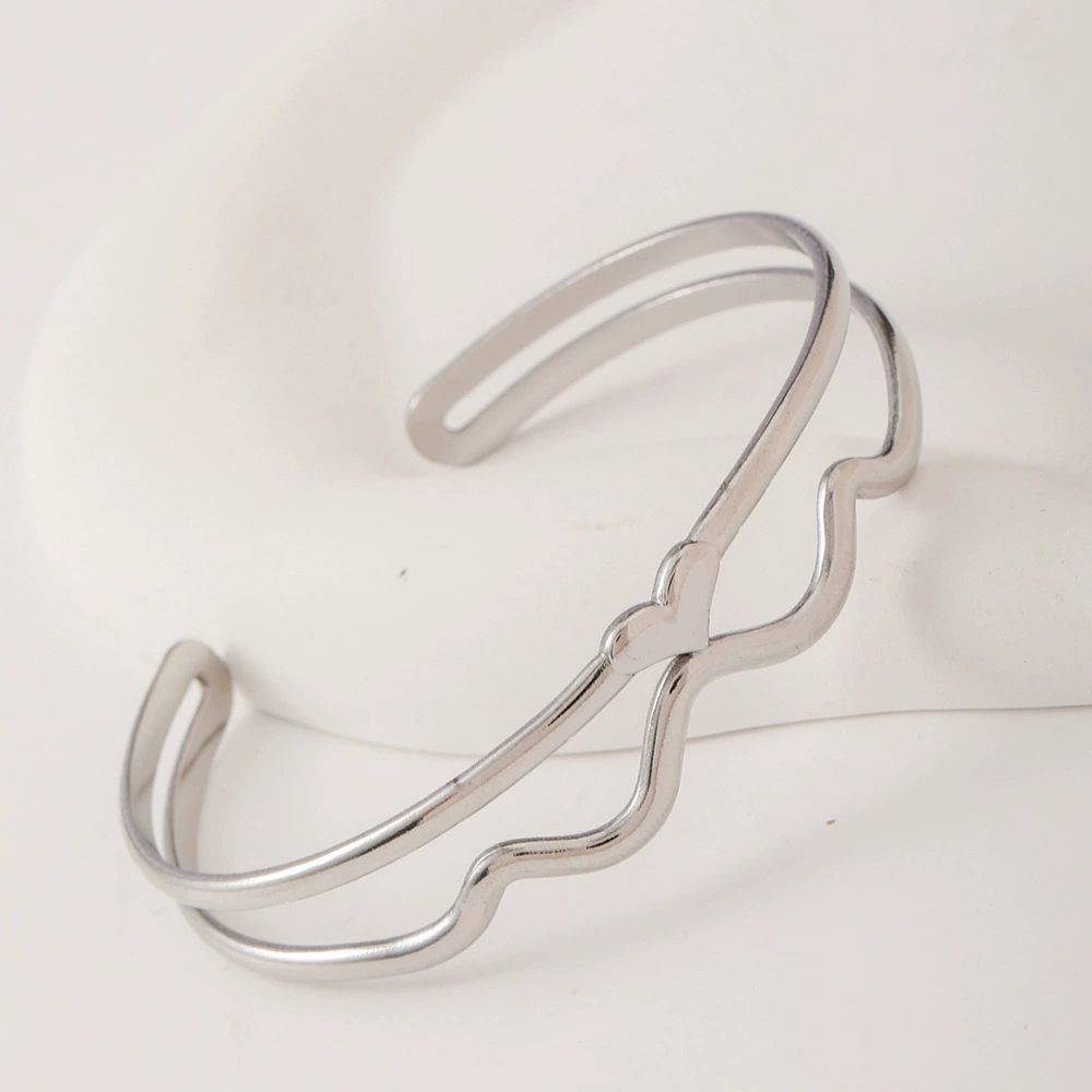 Creative fashionable wavy bracelet stainless steel, European style, simple and elegant design, light luxury style, high-quality style