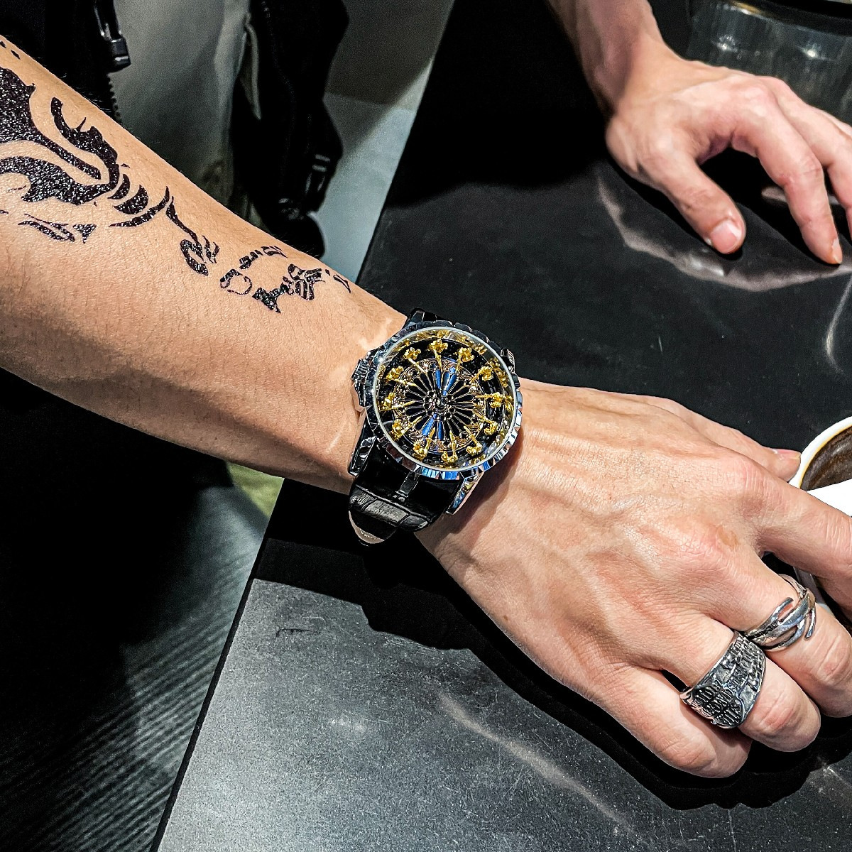 twelve knights round table hand expression valentine‘s day gift for boyfriend personalized three-dimensional knight trendy men‘s cross-border selected