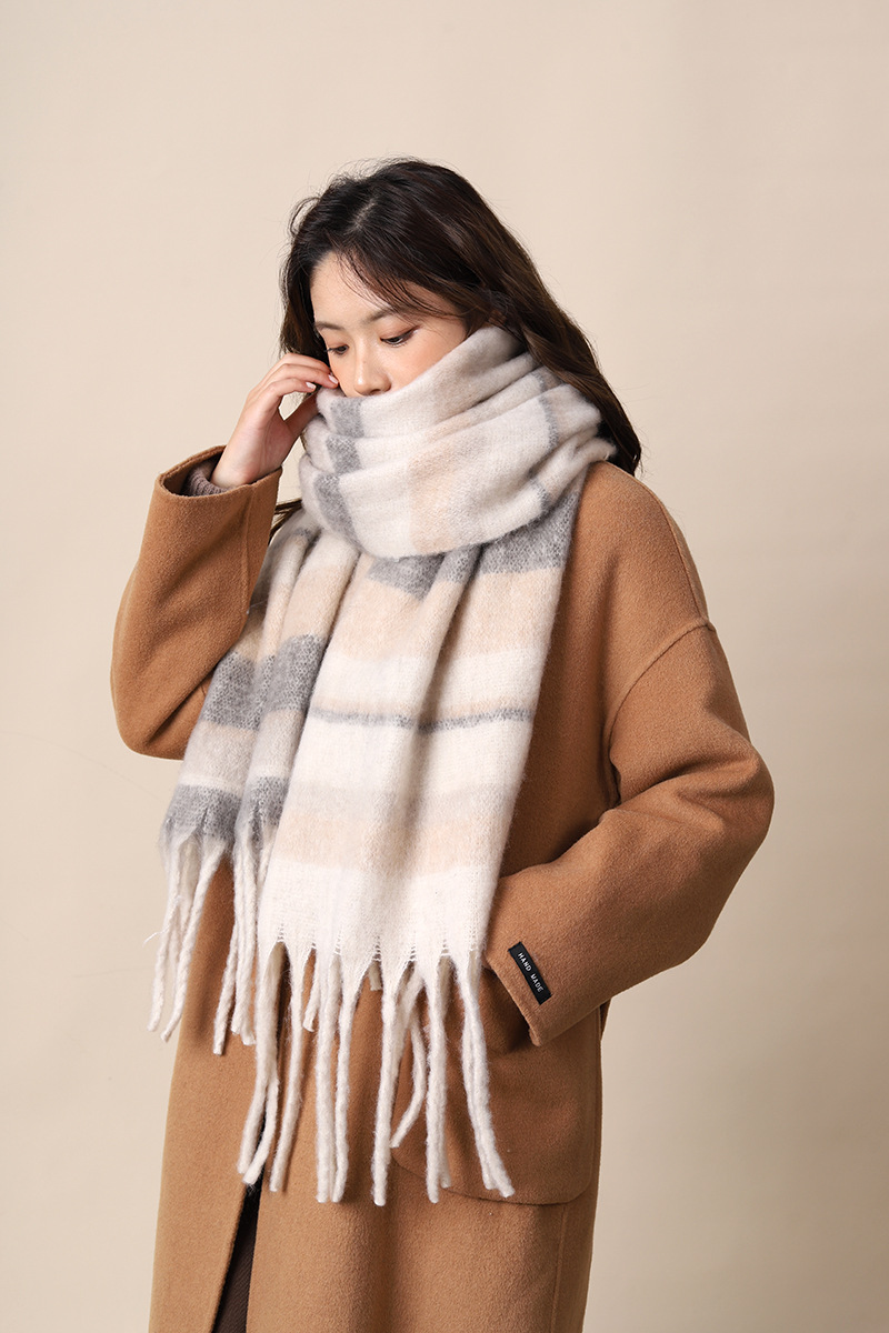 Écharpe en peluche mohair épaisse polyvalente pour femme Melad premium atmosphere en hiver 2024 nouvelle version coréenne pour l'automne_voghion.com
