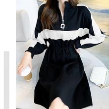 秋冬连衣裙新款立领半拉链收腰裙淑女风宽松遮肚子拼色长款打底裙