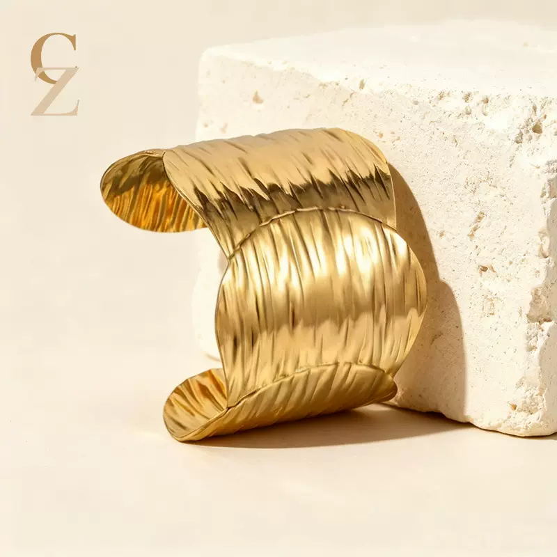 跨境宽版金色开口手镯亚马逊复古个性金属夸张不规则手环批发