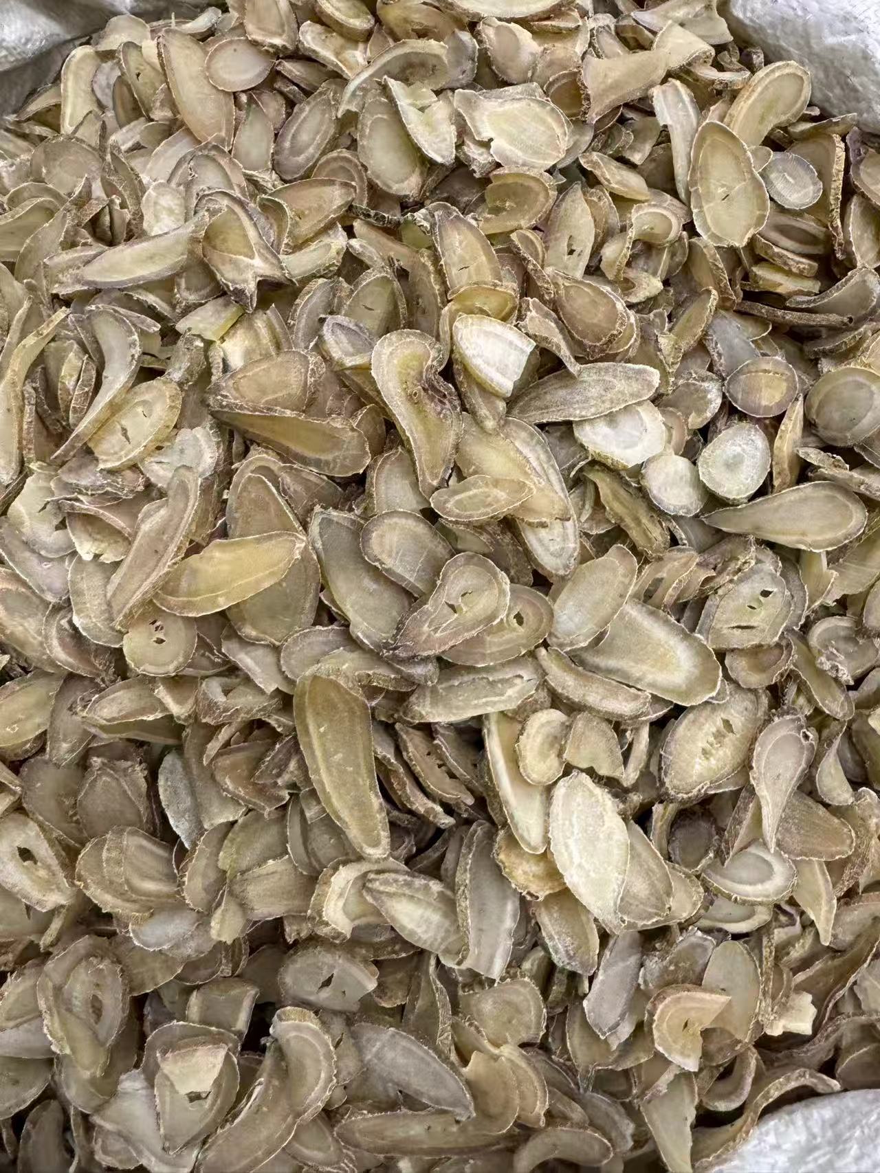 Yujin Turmeric Tuber Curcuma Root Dried Herb for Tea and Culinary Use 1000g Bag in use