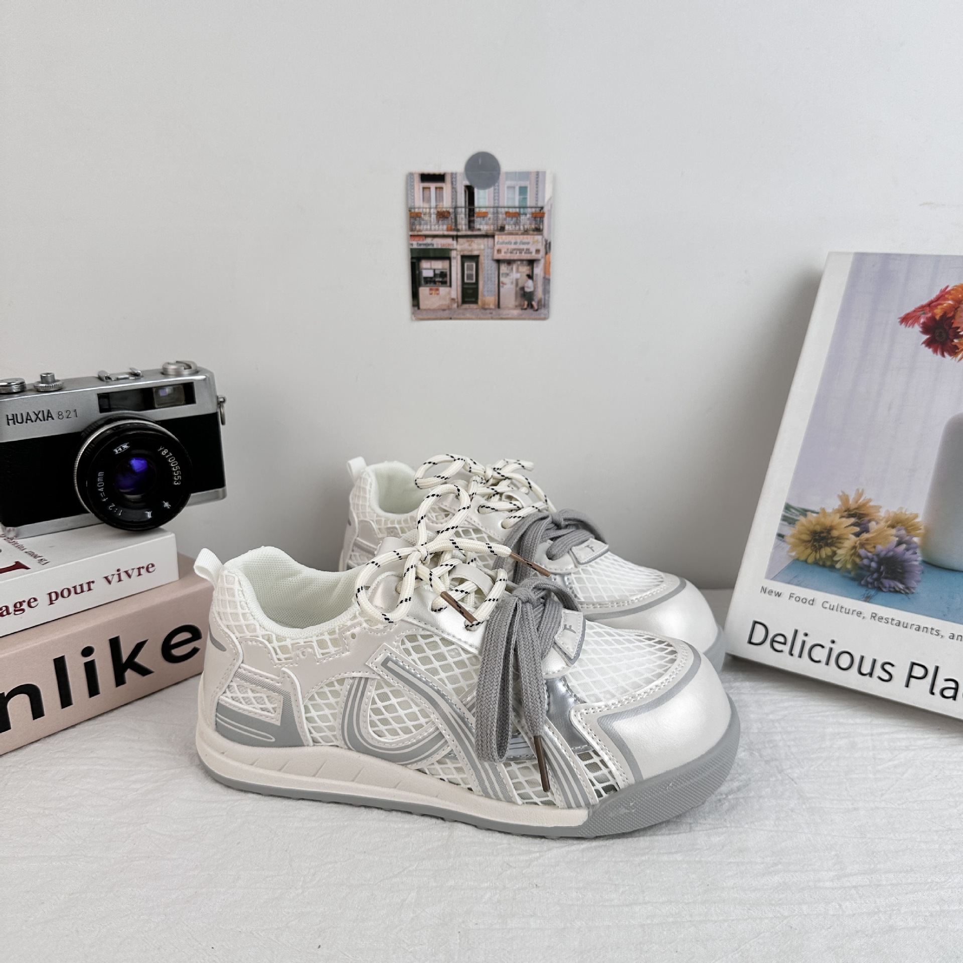 A9924 zapatos de suela gruesa para mujeres 2025 nuevos innes de cabeza redonda explosión de nicho casual retro estilo de puerto versátil zapatos de entrenamiento alemán