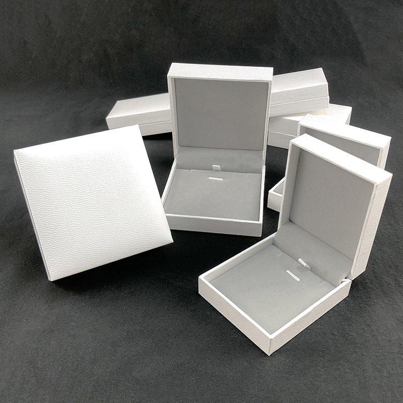 White Flip Right Angle Flip Jewelry Box Ring Pendant Earrings Fashion Jewelry Packaging Box Factory Outlet White Flip Right Angle Flip Jewelry Box Ring Pendant Earrings Fashion Jewelry Packaging Box Factory Outlet