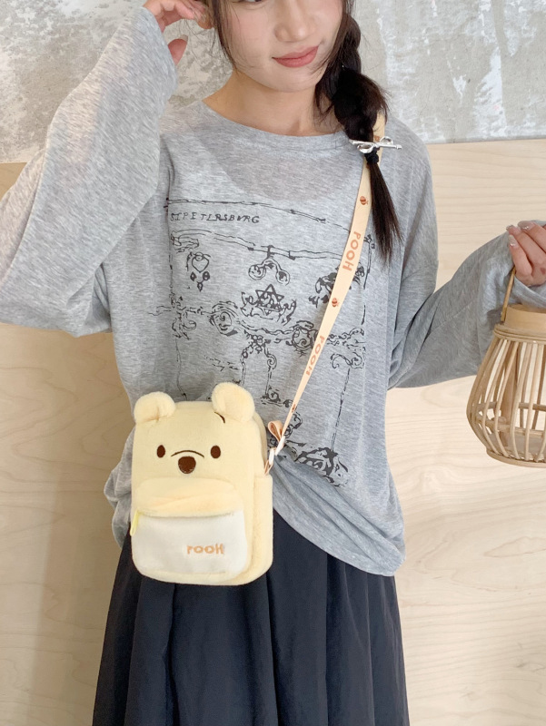 くまのプーさんかわいいぬいぐるみクロスボディバッグ 2025 新しいパーソナライズされたミニストリートクロスボディバッグ人形ぬいぐるみ携帯電話バッグ|undefined