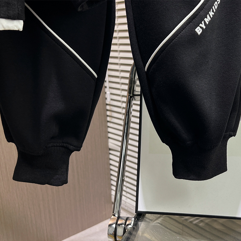 Popular 2024 niños primavera nuevo casual suéter de los niños de dos piezas estilo coreano estilo occidental medio y grande traje de los muchachos