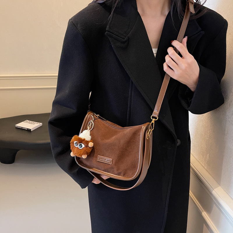 Otoño y invierno explosivo bolso de terciopelo de seda para mujeres 2024 nueva moda ocio bolso cuadrado textura versátil bolso de mochila