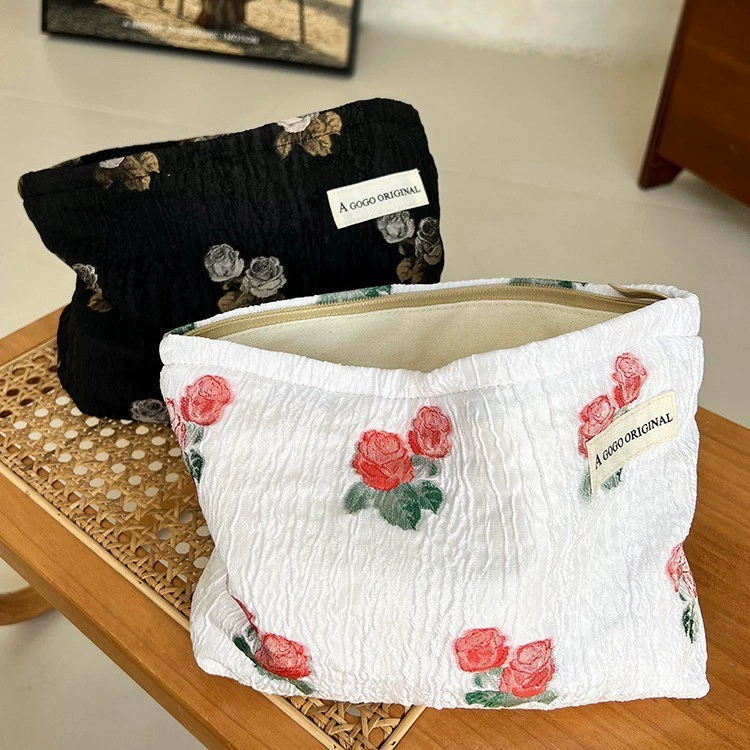 Capacious cosmetic bag, three‑dimensional travel organizer with zipper, stylish printed patterns