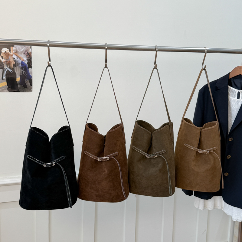 Casual Retro Suede Bag For Women 2025 New Arrival Commuter Versatile Shoulder Underarm Bag Simple Tote Bucket Bag - Thumbnail 2