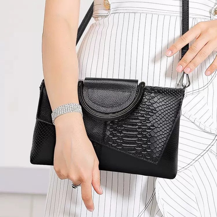 高级感手拿包女2025新款大容量宴会手包鳄鱼纹女士时尚气质斜挎包