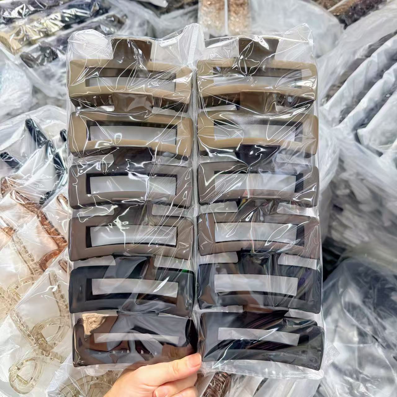 Amazon transfronteriza pintura de goma de gran tamaño clip de pelo espalda Cabeza de tiburón clip de pelo volumen multi horquilla dos yuanes accesorios para el cabello al por mayor