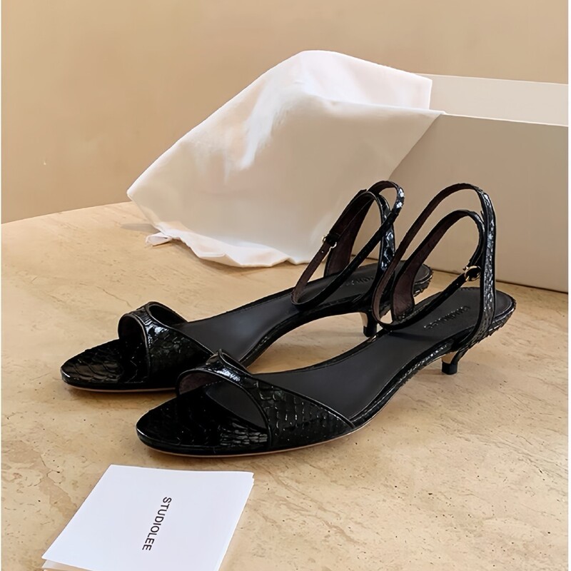 Sheepskin Version of Grape-Colored Snake-Patterned French-Style Open-Toe High-Heeled Sandals for Women with Ankle Straps, Roman-Style Slip-On Sandals Sheepskin Version of Grape-Colored Snake-Patterned French-Style Open-Toe High-Heeled Sandals for Women with Ankle Straps, Roman-Style Slip-On Sandals
