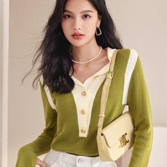 O3047春の服の新型の色合わせのニットの長袖の底のシャツの流行の婦人服の上着の小さい大衆の独特なvネックのセーター
