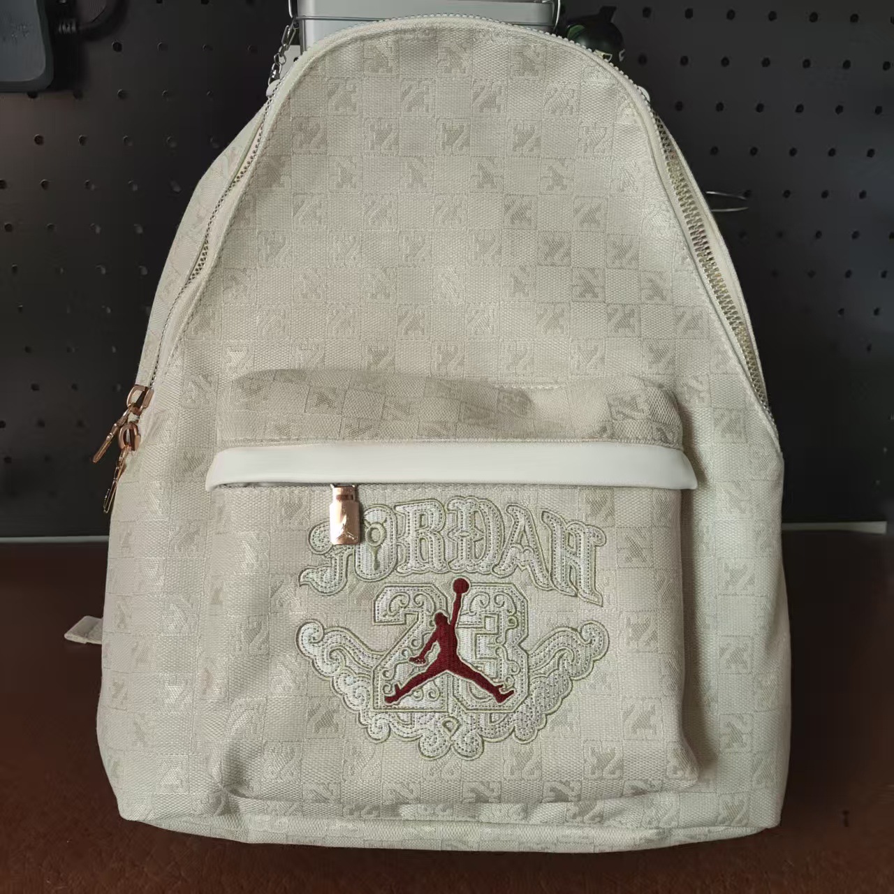Single Pocket Horse Year Limited Off-White