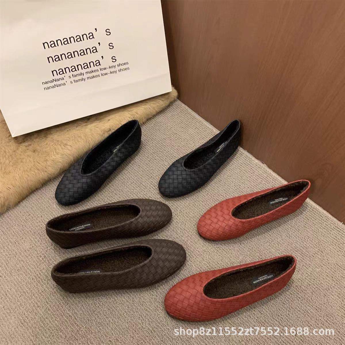 2025 New Style Shallow Woven Slip-On Shoes, Fashionable Bean Shoes, Trendy and Versatile Flat Women's Shoes