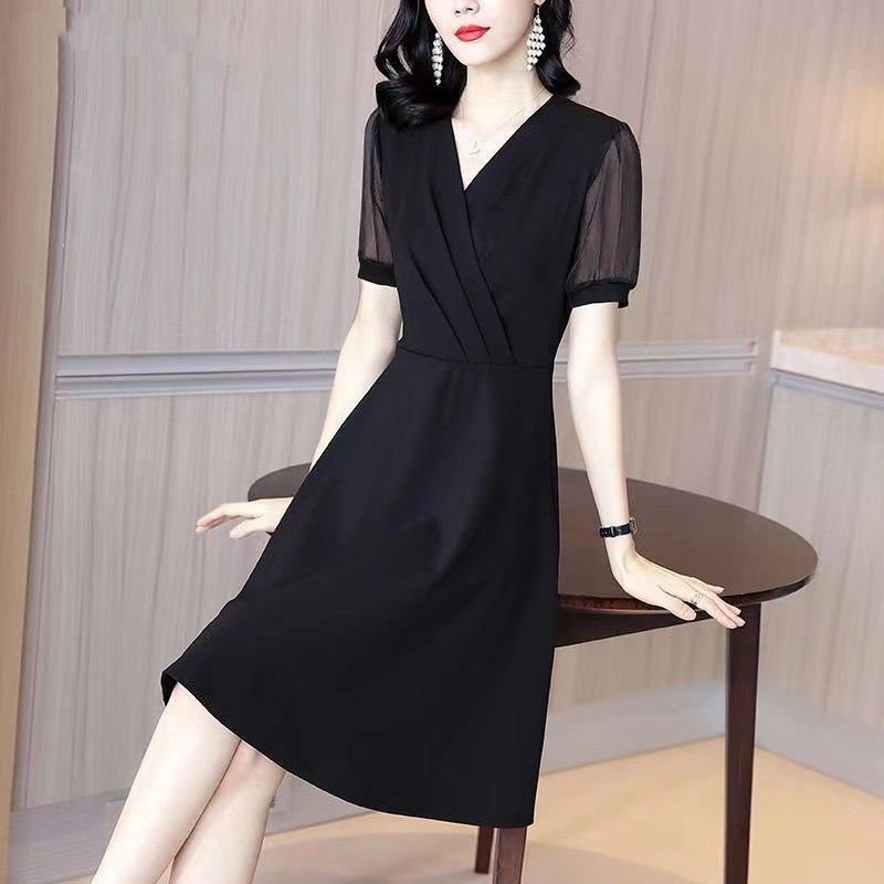 黑色裙子女夏季2024新款气质修身显瘦字连衣裙赫本风小黑裙
