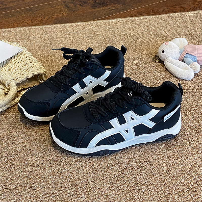 Zapatos de moda coreanos de color combinado primavera y otoño 2025, nuevos zapatos de entrenamiento de lazos, zapatos de corrida casuales de moda para estudiantes