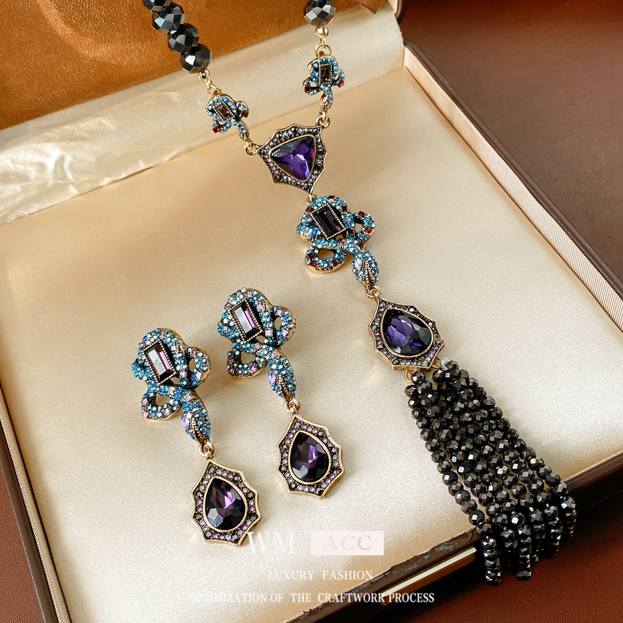 Medieval vintage con diamantes de cristal cuentas collar de serpiente cadena de suéter retro lujo ligero conjunto de joyas de alta calidad
