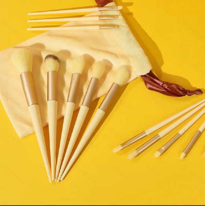 Cuatro Estaciones verde maquillaje cepillo traje principiante super suave belleza herramientas maquillaje cepillo fábrica en stock al por mayor