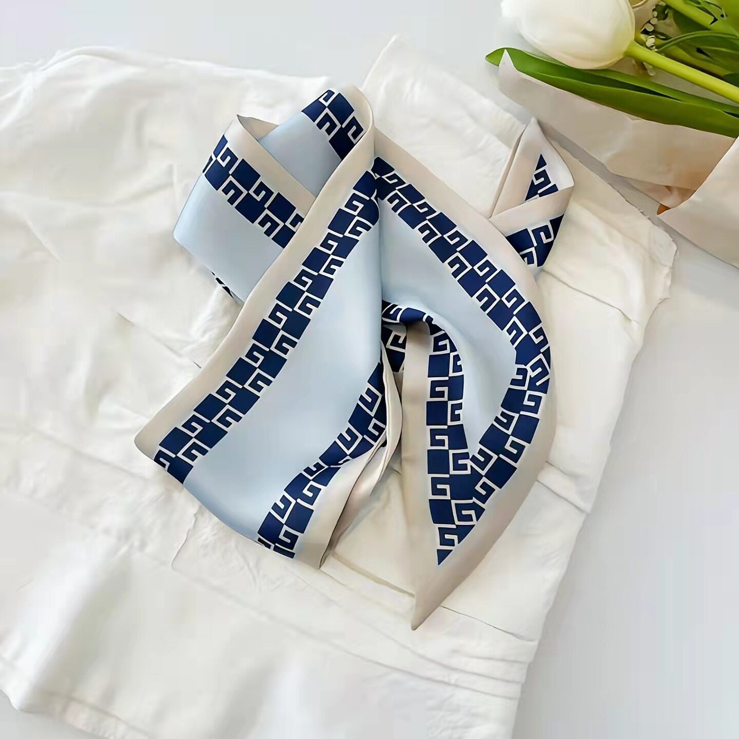 G border headband