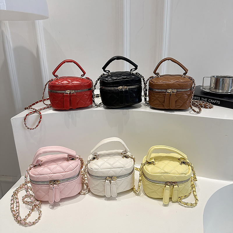2026 New Cross-Border Chanel-Style Soft Box Bag with Textured Crossbody Design, Quilted Chain Shoulder Bag for Trendy Shopping